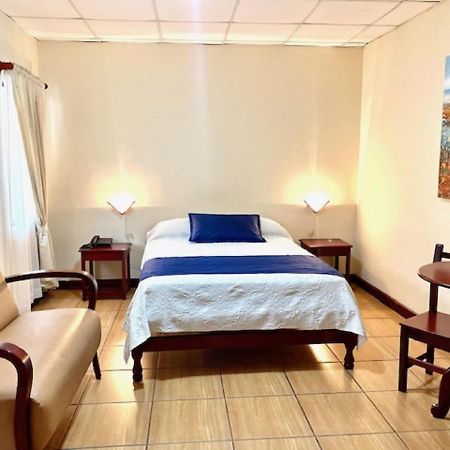 Hotel D'Mario Lago Agrio Extérieur photo