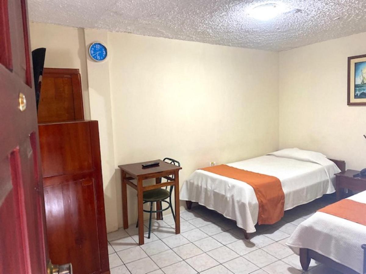 Hotel D'Mario Lago Agrio Extérieur photo