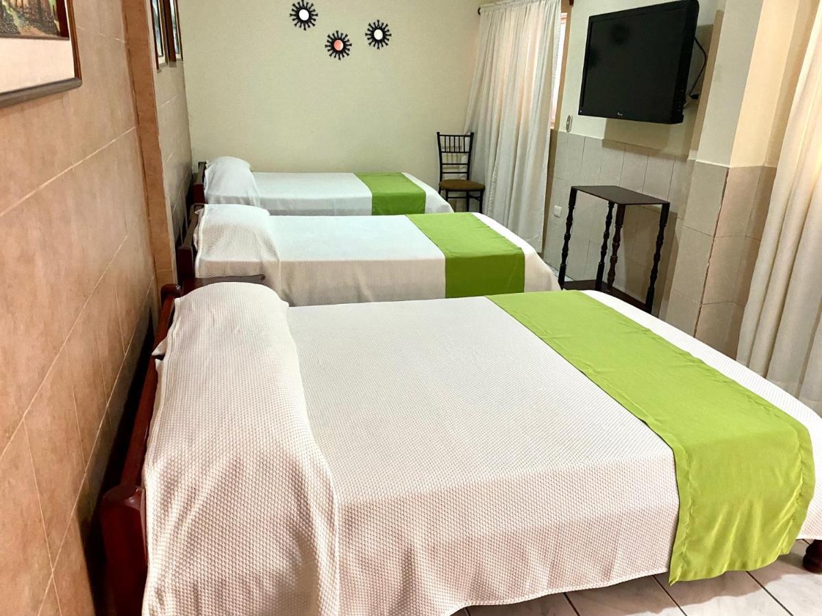 Hotel D'Mario Lago Agrio Extérieur photo