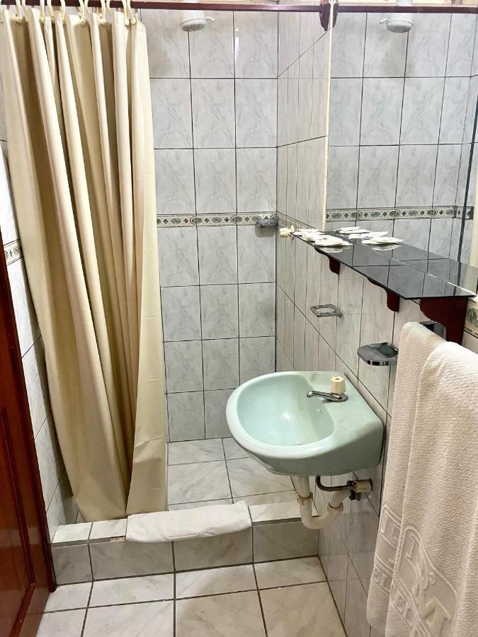 Hotel D'Mario Lago Agrio Extérieur photo