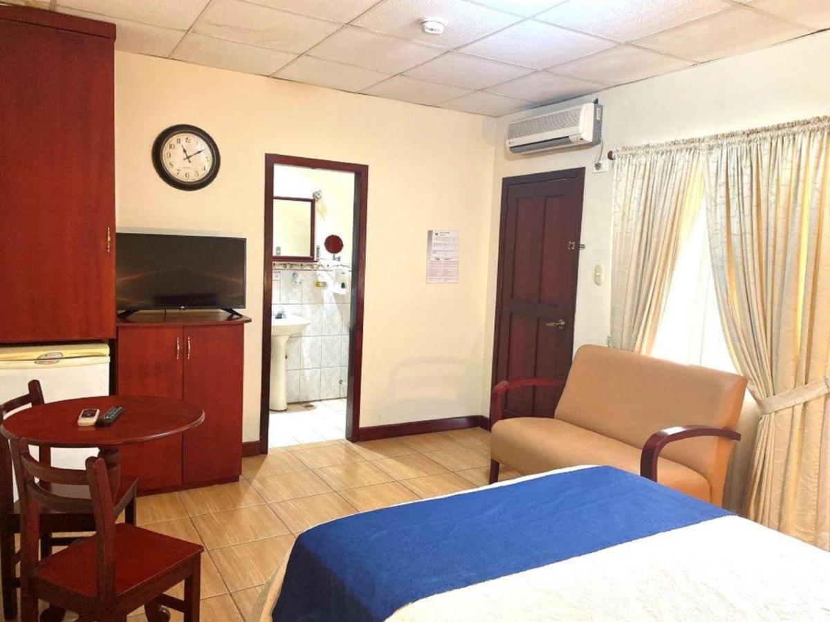 Hotel D'Mario Lago Agrio Extérieur photo